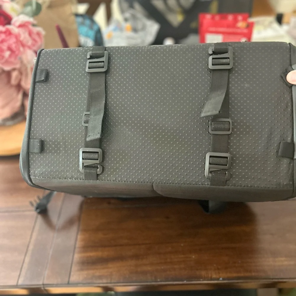 NWOT Black Pet Carrier for Comfortable Dog Travel